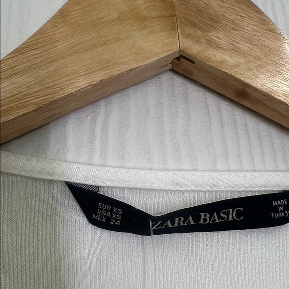 Zara - NWT White Puff Sleeve Elastic Waist Lightweight Peplum Blouse Size XS - Picture 8 of 11